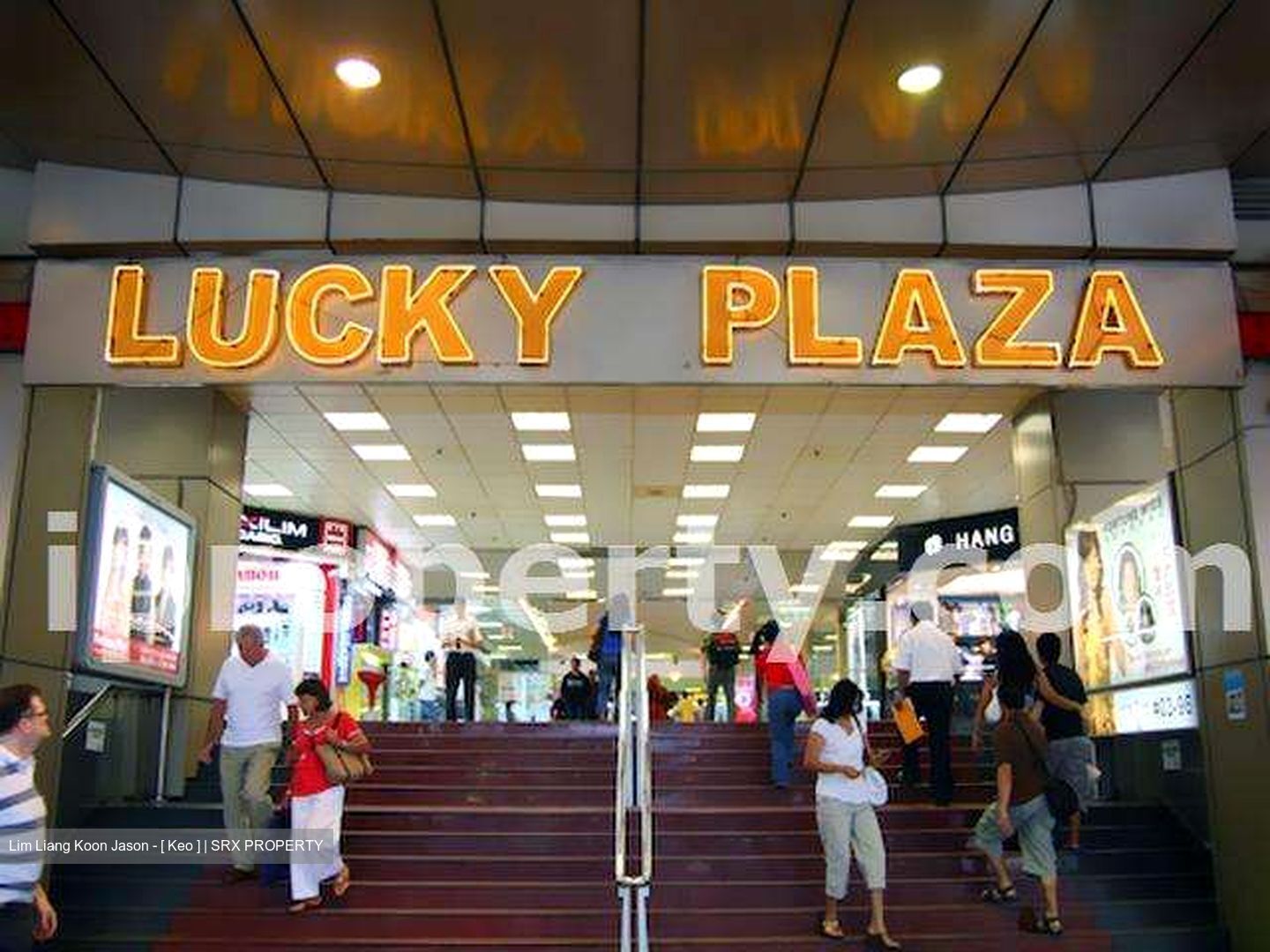 Lucky Plaza (D9), Shop House #301130261